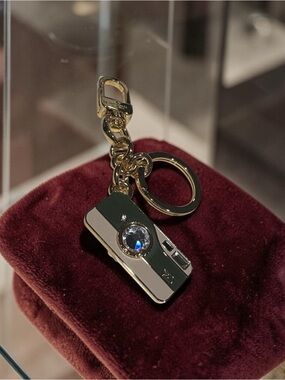 📸 Kate Spade "Picture This" Camera Bag Charm & Keychain - Gold/Green